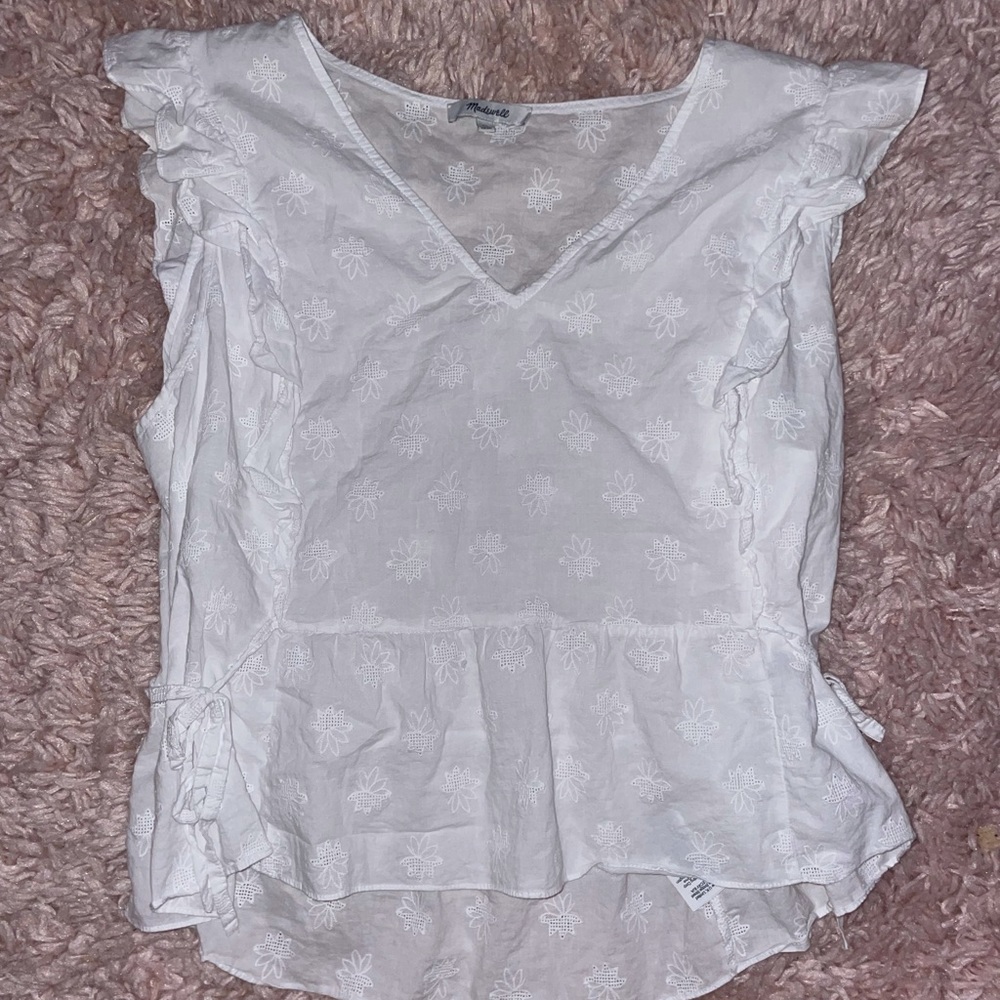 Madwell, XL but fits small! Lightly worn!! Super good and lightweight fabric!